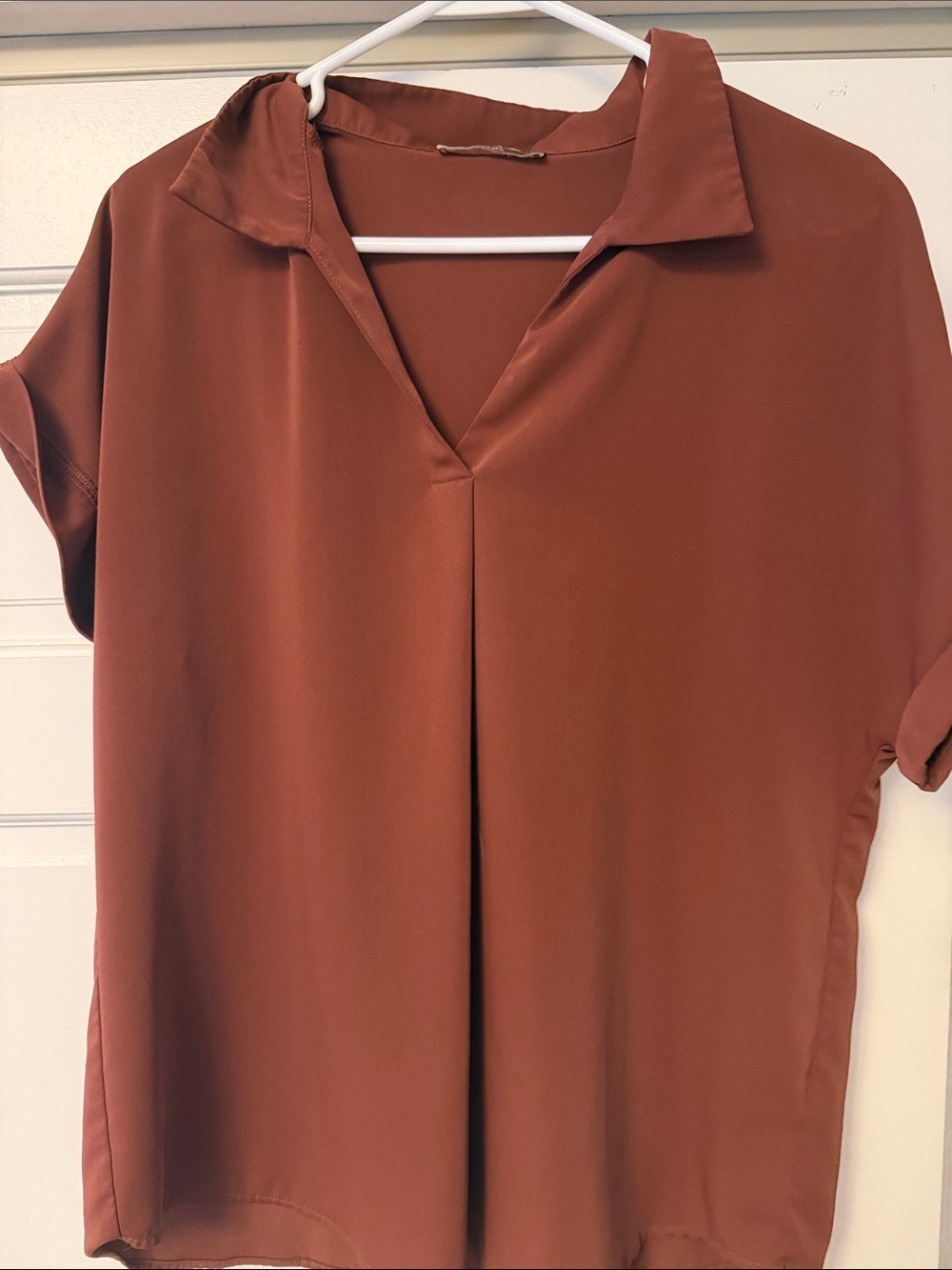 Women's Rust Collared V-Neck Blouse